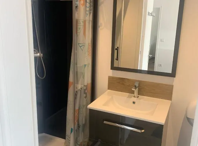 Apartmán Centre Avec Cour Sainte-Mère-Église