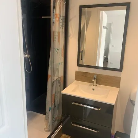 Daire Centre Avec Cour Sainte-Mère-Église